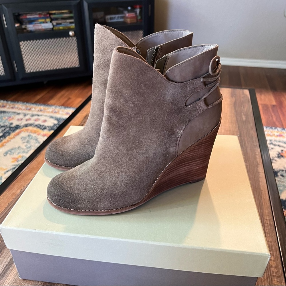 Hinge Women's Suede Tracer Wedge Ankle Booties, Women’s 11